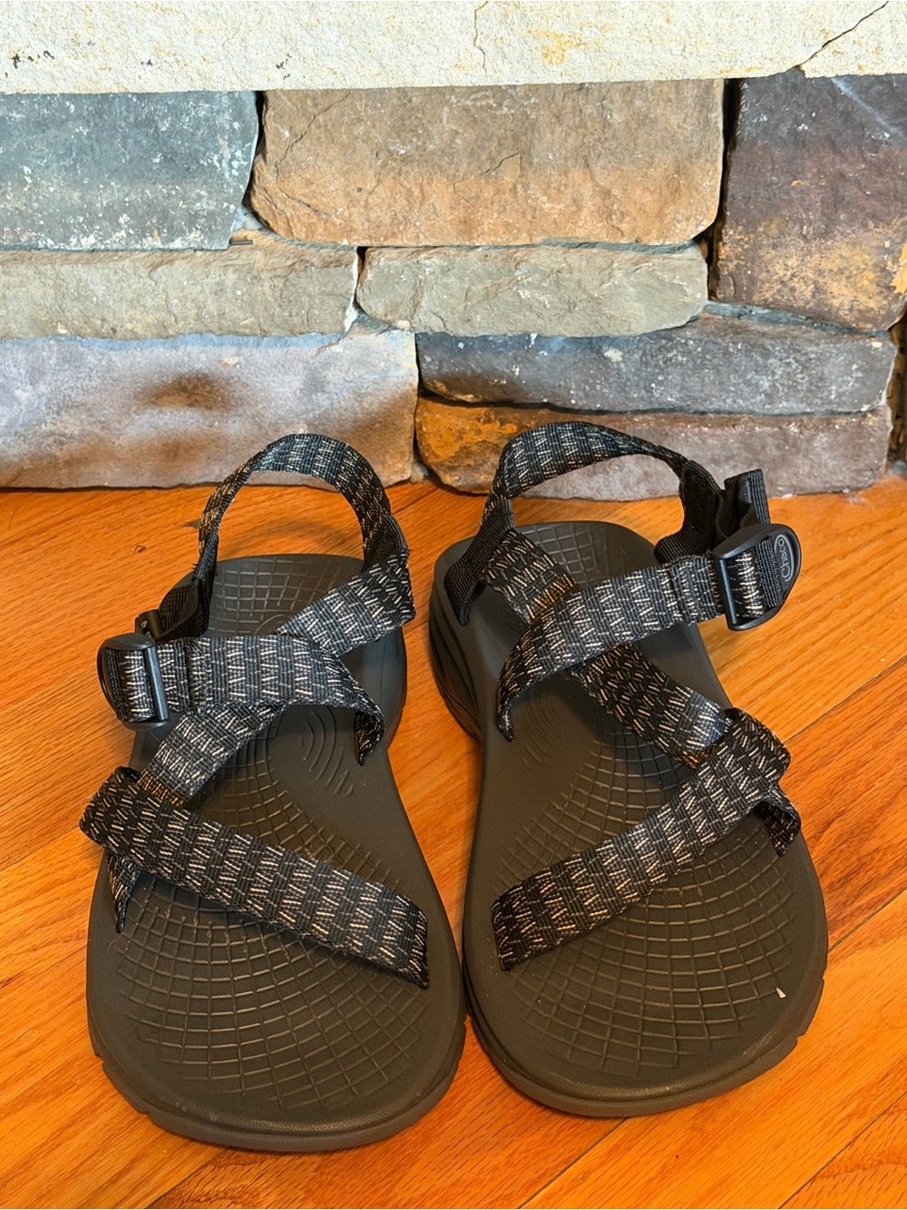 Like NEW Chaco Men's Zvolv Sandal Lair Black US 11 EU 44